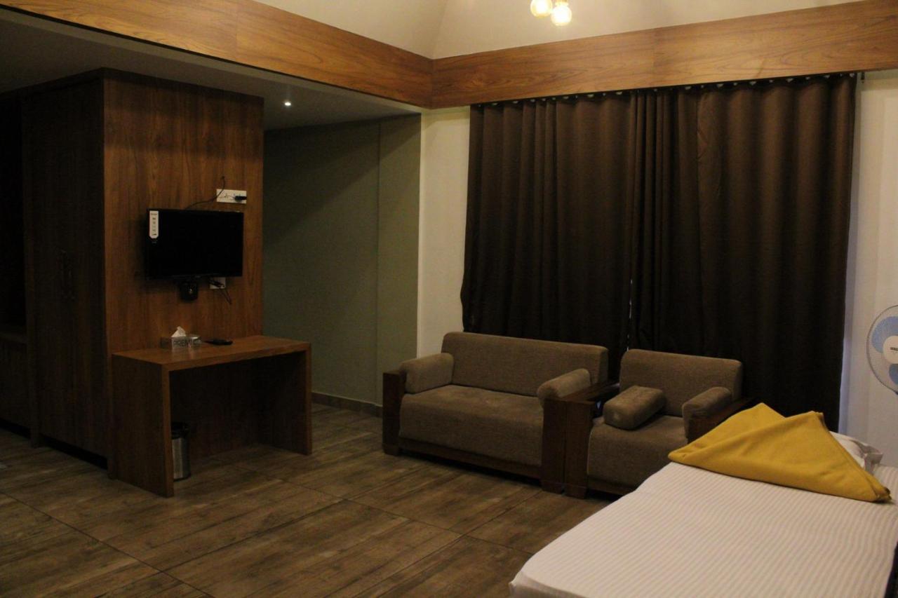 The Wild Trails Clarks Exotica , Munnar Hotel Exterior photo